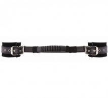 Наручники на ремне и с ручкой Adjustable Leather Handcuffs серии OUCH!