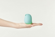 Вибростимулятор с функцией вакуумной стимуляции клитора и беспроводной зарядкой Cuddly Bird (3 реж)