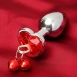 Анальная втулка с красным кристаллом в форме сердца и колокольчиками0