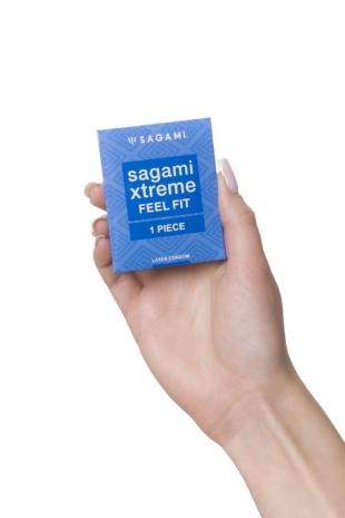 Гладкие презервативы Sagami Xtreme feel fit 0,04 (1 шт)